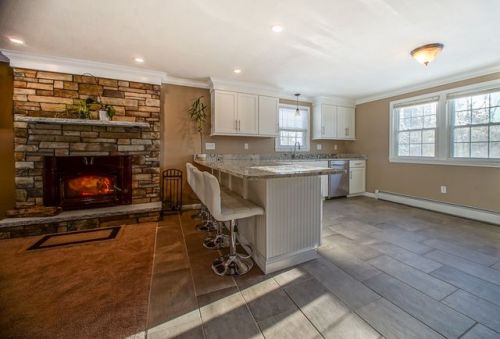 37 Matthias St, Salem, NH 03079-3255