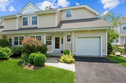 95 Winding Ridge Rd, White Plains, NY 10603-2854