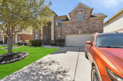 310 Honeysuckle Vine Dr, Richmond TX  77469-5041 exterior