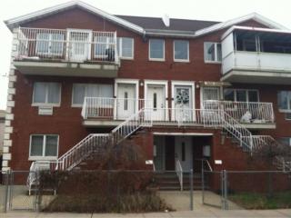 191 28th Ave, Brooklyn, NY 11214-6885