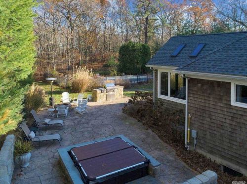 2600 Paradise Point Rd, Southold NY  11971-5109 exterior