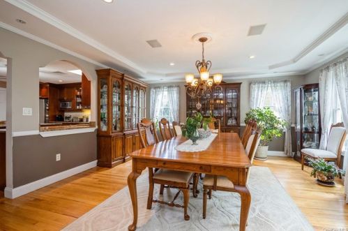 215 Croton Dam Rd, Crotonville NY  10562-2106 exterior