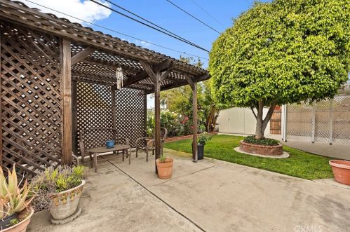 11133 Maidstone Ave, Norwalk CA  90650-1633 exterior