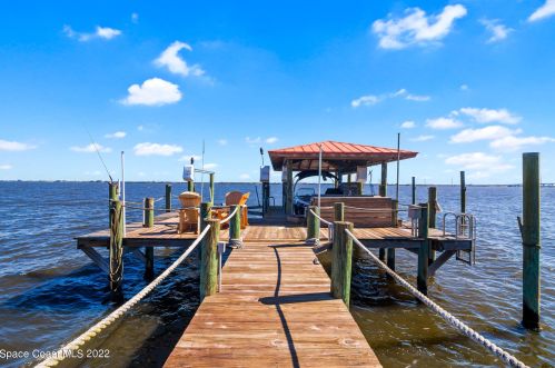 3618 Indian Riv Dr, Cocoa FL 32926-8705 exterior