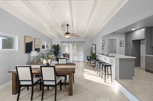 5686 Walton St, Long Beach, CA 90815-1322