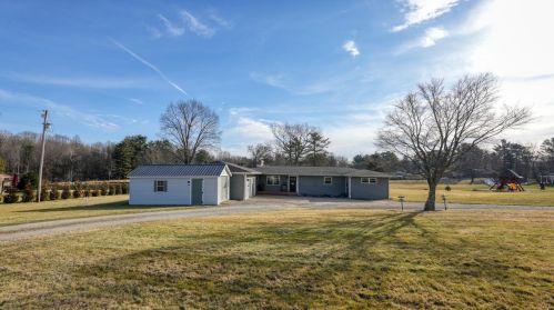 275 Willow Dr, Zanesville OH  43701-1252 exterior