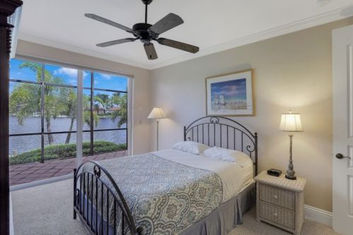 196 Starfish Ct, Marco Island FL  34145-4730 exterior