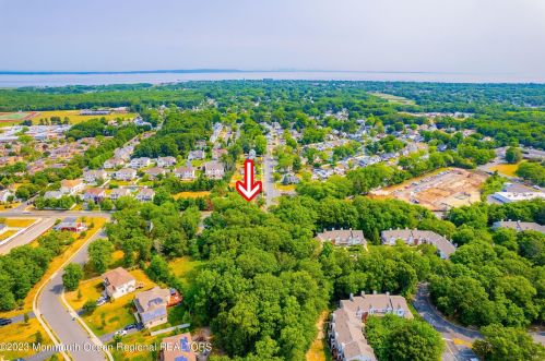 451 Middle Rd, Hazlet NJ  07730-2483 exterior
