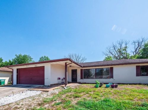 1821 Houston Dr, Deltona, FL 32738-4868