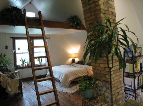 2207 Booth St, Milwaukee WI 53212-3408 exterior