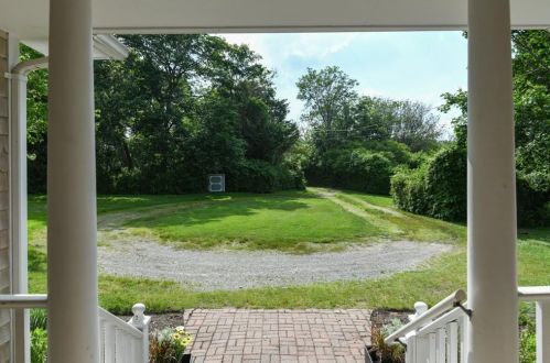 250 Ocean Rd, South Kingstown RI  02882-1346 exterior