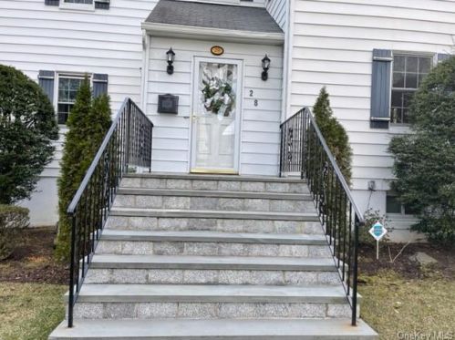 28 Parkway Cir, Mount Vernon, NY 10552-1916