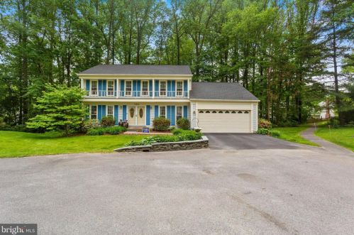 10825 Burr Oak Way, Springfield, VA 22015-2416