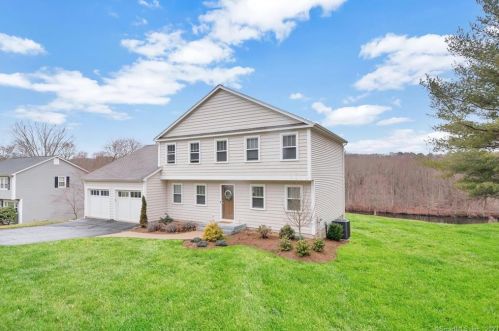 127 Lazy Brook Rd, Upper Stepney, CT 06468-3335
