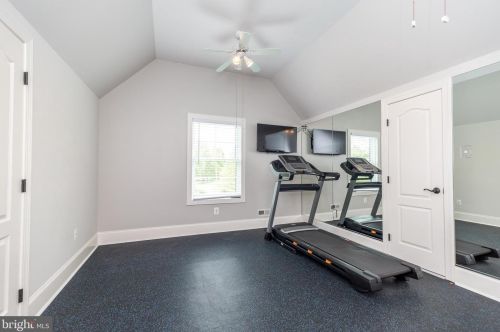 10 Devonshires Ct, Blue Bell PA  19422-2560 exterior