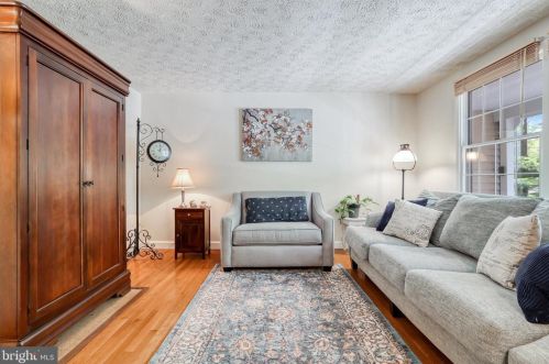 10902 Barton Hill Ct, Herndon VA  20191-5000 exterior