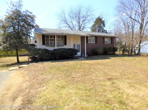 15 Heritage Rd, Tinton Falls, NJ 07724-1903