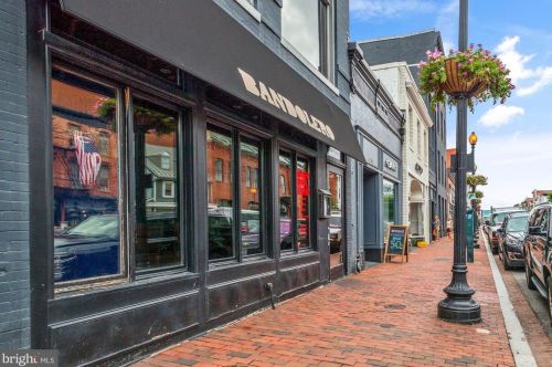 1030 31st St, Washington DC  20007-4405 exterior