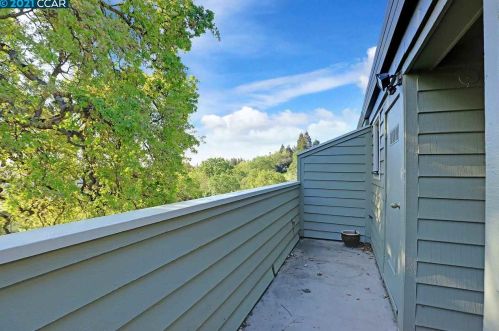 600 Suntree Ln, Concord CA  94523-5153 exterior
