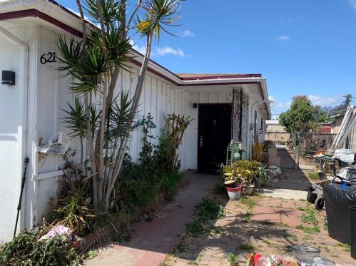 621 215th St, Long Beach, CA 90745-1932