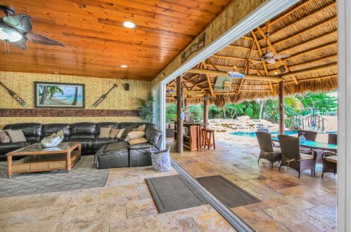 8813 Wendy Ln, West Palm Beach FL  33411-6522 exterior