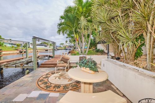 1429 23rd Ter, Cape Coral FL  33909-4402 exterior