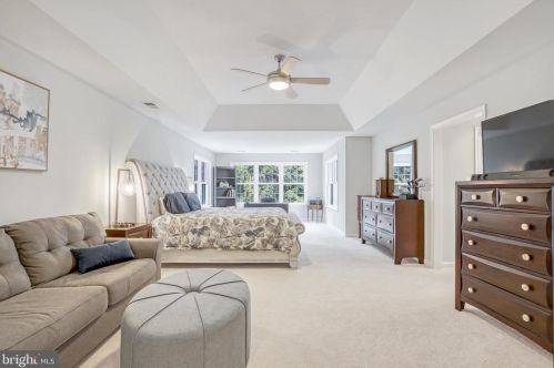 42104 Glynn Tarra Pl, Leesburg VA  20176-5478 exterior