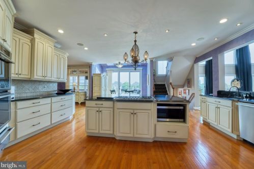 43527 Butler Pl, Leesburg VA 20176-7428 exterior