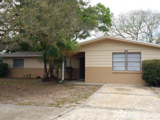 1030 Landau St, Tarpon Springs FL  34690-5927 exterior