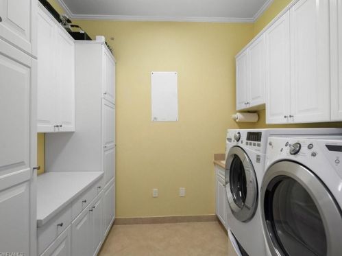 3225 Atlantic Cir, Naples FL 34119-8636 exterior