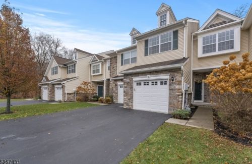 16 Julia Pl, Mount Olive, NJ 07828-2462