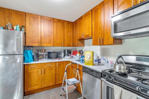 416 Poplar Ave, Redwood City CA  94061-3019 exterior
