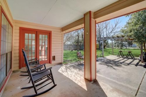 438 Starview Ln, Georgetown TX 78628-3832 exterior