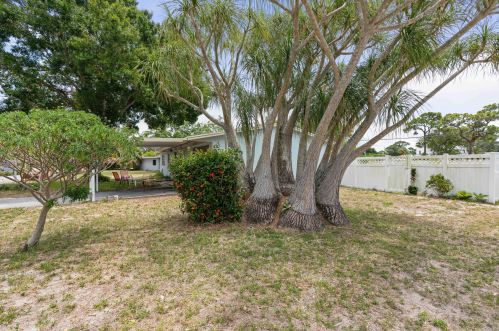 2966 Jamaica Dr, West Palm Beach, FL 33410-1005