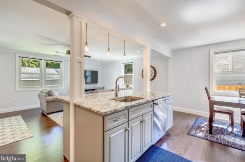 6710 Chestnut Ave, Falls Church VA  22042-2112 exterior
