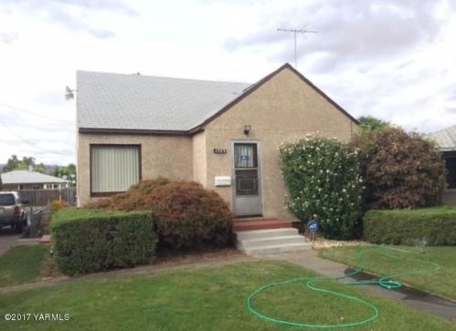 1523 Lincoln Ave, Yakima, WA 98902-2541