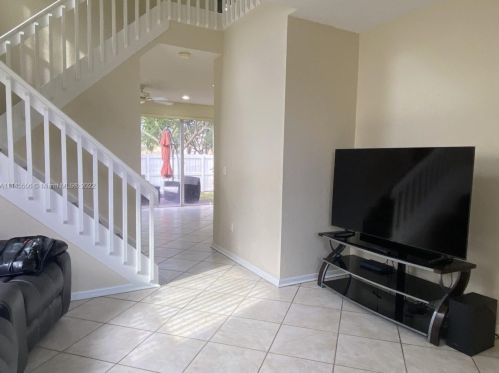 15425 14th St, Hollywood, FL 33028-1638