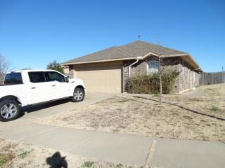 12221 Norway Ct, Yukon OK  73099-9612 exterior