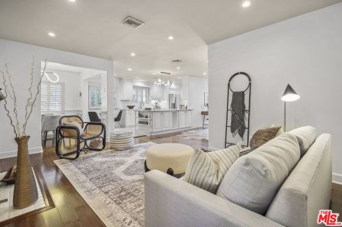 12202 Hartsook St, North Hollywood CA  91601-3961 exterior