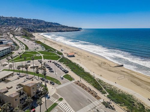 6152 Pacific Coast Hwy, Redondo Beach CA  90277-5906 exterior