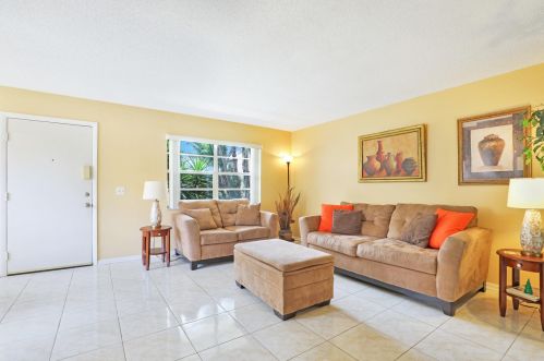 36 Burgundy A, Delray Beach, FL 33484-5403