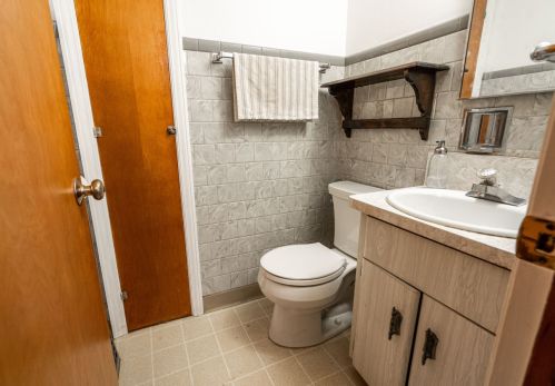 2926 77 St, Milwaukee WI 53222-5015 exterior