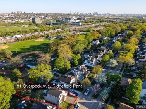 181 Overpeck Ave, Ridgefield Park NJ  07660-1218 exterior