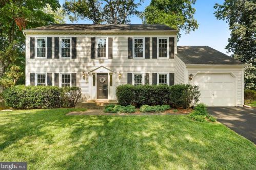 5704 Wigfield Way, Springfield, VA 22015-2038