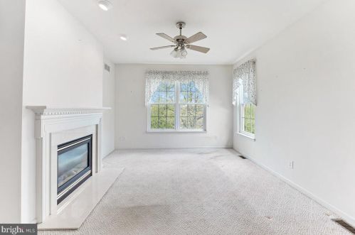 808 Phipps Woods Ct, Glen Mills PA  19342-2243 exterior