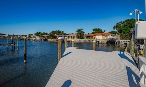 1999 Illinois Ave, Saint Petersburg FL  33703-3421 exterior