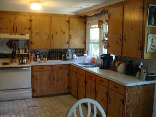 10 Beach Park Rd, Clinton, CT 06413-2704