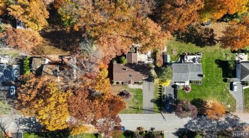 107 Slope Rd, Mahwah, NJ 07430-1905