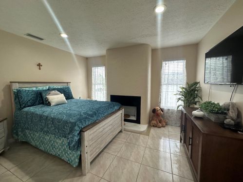 2062 Floresta Dr, Fort Pierce FL  34984-4706 exterior
