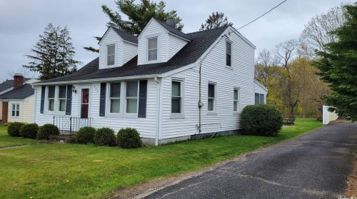 362 Country Rd, Canaan Lake, NY 11772-5416